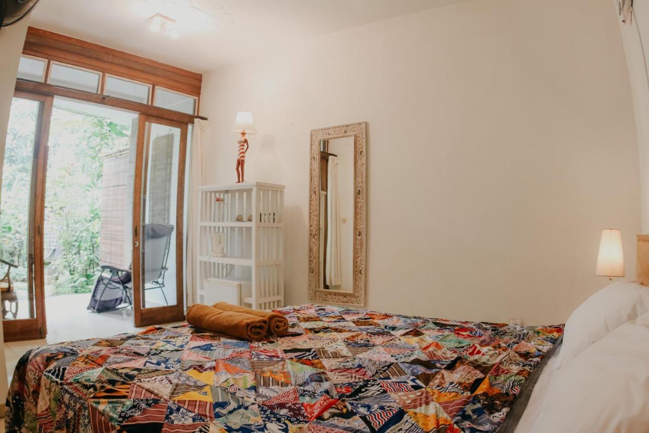 Rumah Semanggi Couette-café *