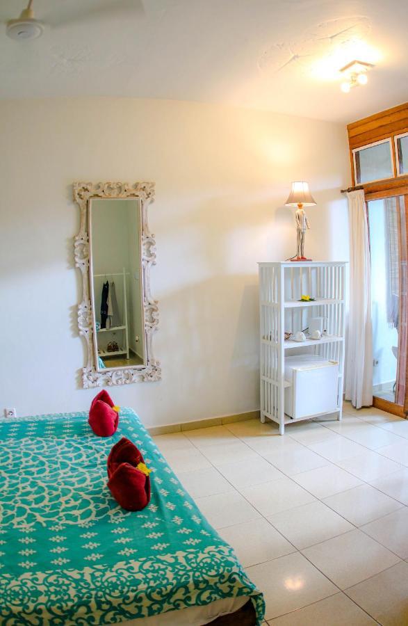Rumah Semanggi Couette-café